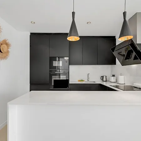 Modern 2b In The Heart Of Puerto Banus *